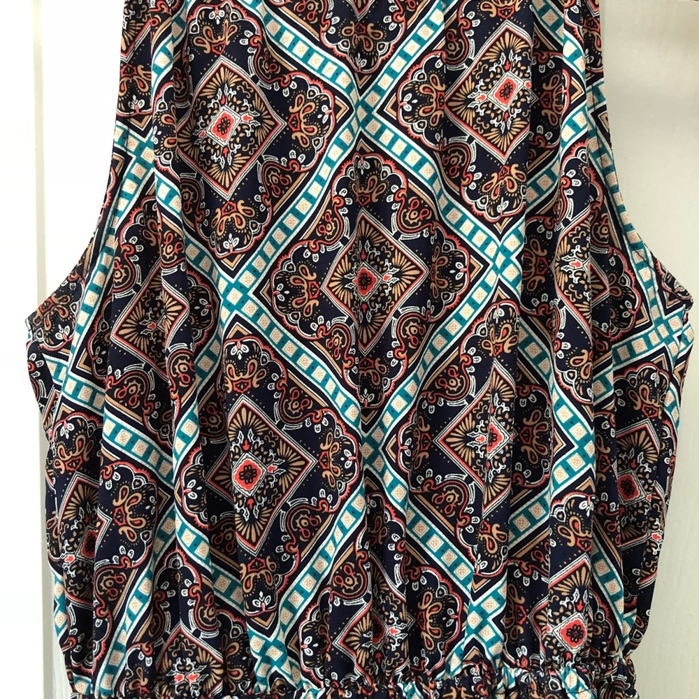 Chic Patterned Dress - Picture 2 of 6
